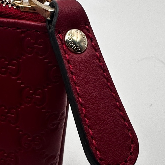 Gucci
Microguccissima Pattern Leather Pouch - Picture 4 of 11